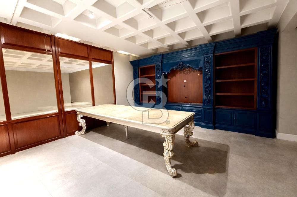 BOSTANCI KAVŞAĞI'NDA E-5 CEPHELİ KİRALIK KOMPLE BİNA