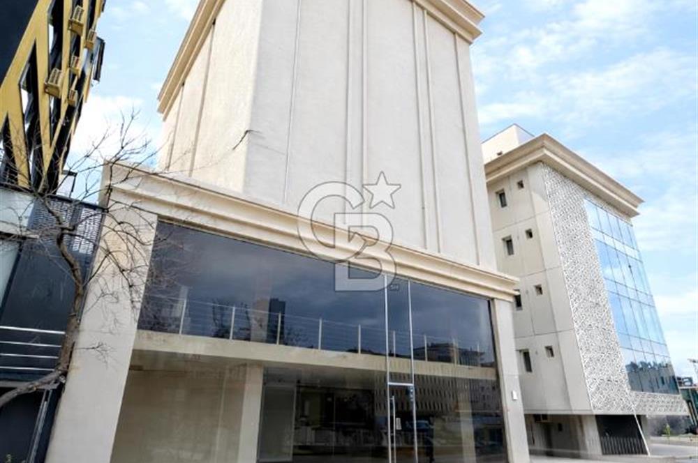 BOSTANCI KAVŞAĞI'NDA E-5 CEPHELİ KİRALIK KOMPLE BİNA