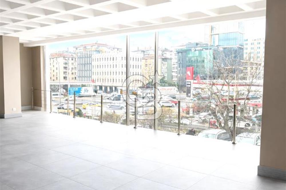 BOSTANCI KAVŞAĞI'NDA E-5 CEPHELİ KİRALIK KOMPLE BİNA