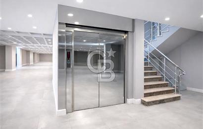 BOSTANCI KAVŞAĞI'NDA E-5 CEPHELİ KİRALIK KOMPLE BİNA