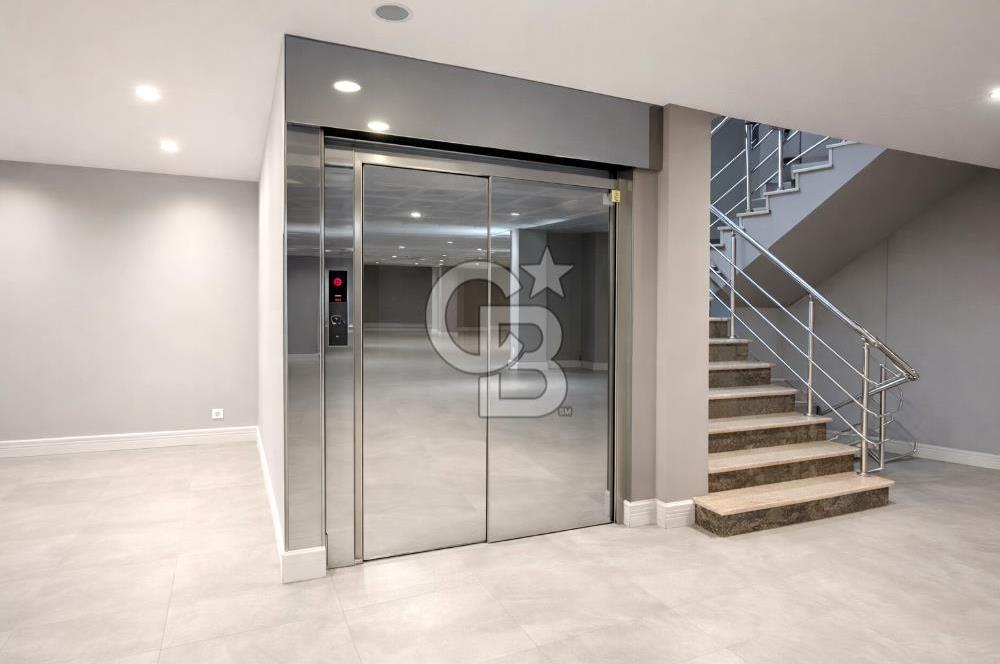 BOSTANCI KAVŞAĞI'NDA E-5 CEPHELİ KİRALIK KOMPLE BİNA