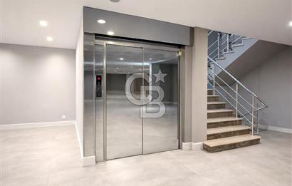 BOSTANCI KAVŞAĞI'NDA E-5 CEPHELİ KİRALIK KOMPLE BİNA