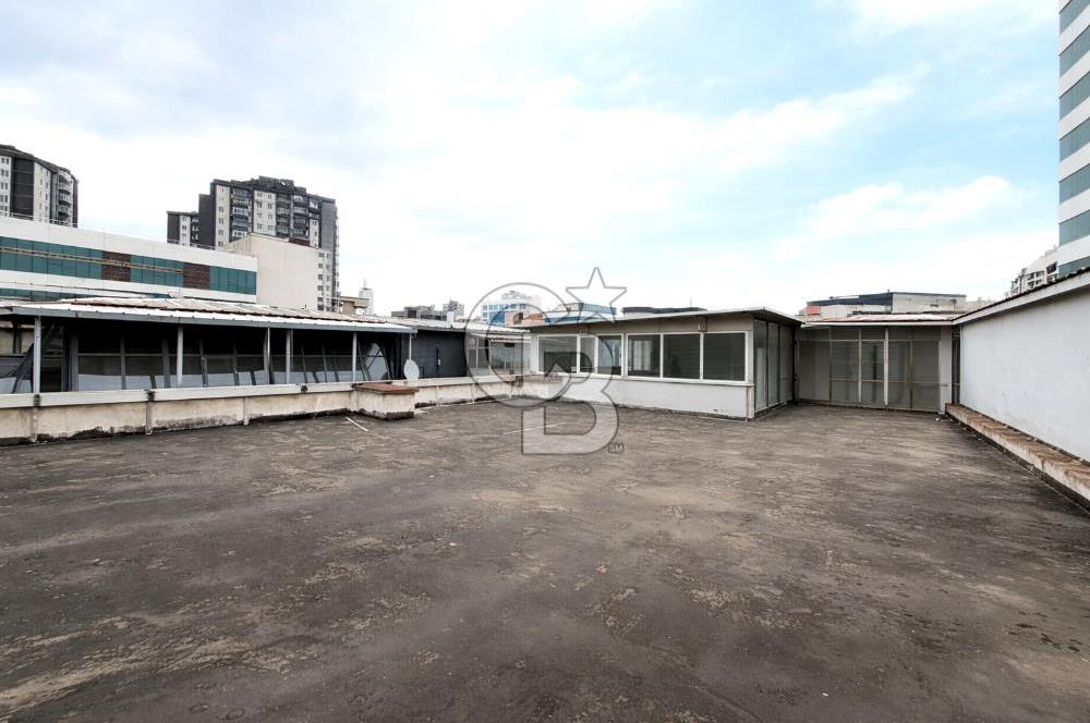 BOSTANCI KAVŞAĞI'NDA E-5 CEPHELİ KİRALIK KOMPLE BİNA