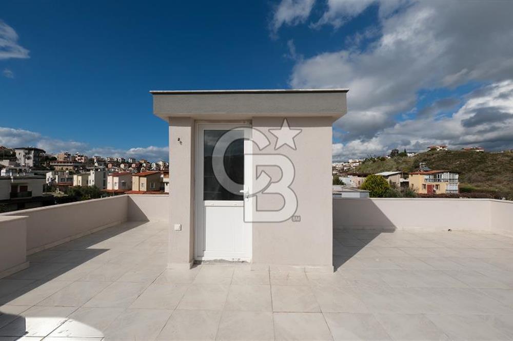 Akarca da Denize Yakın, Avantajlı Konumlu Bahçeli Dubleks 