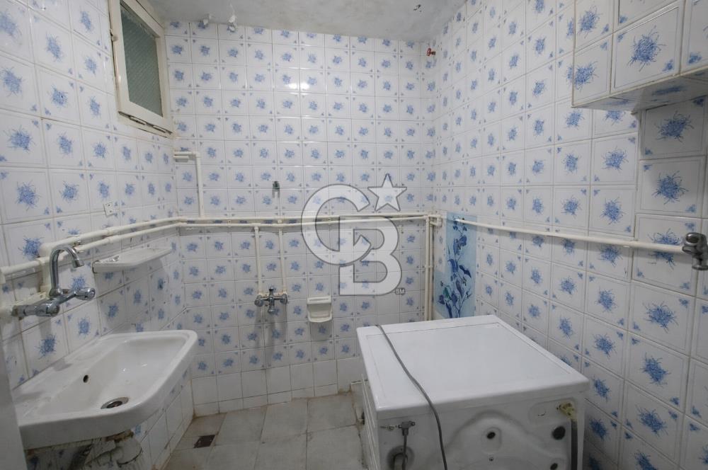 Buca Fırat Mahallesinde Satılık | Garajlı ve Teraslı Komple Bina 