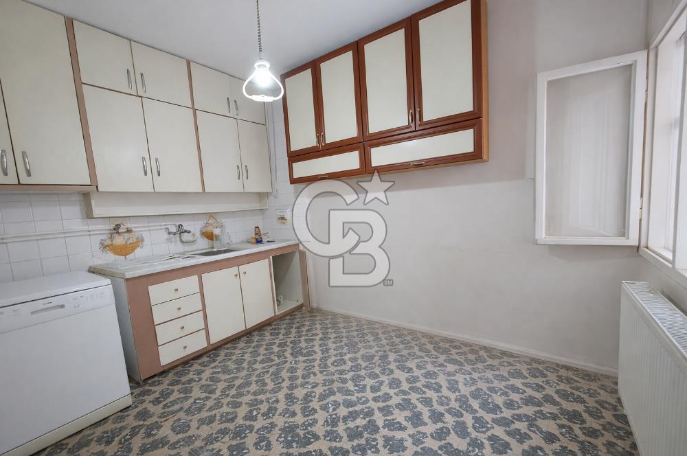 Buca Fırat Mahallesinde Satılık | Garajlı ve Teraslı Komple Bina 