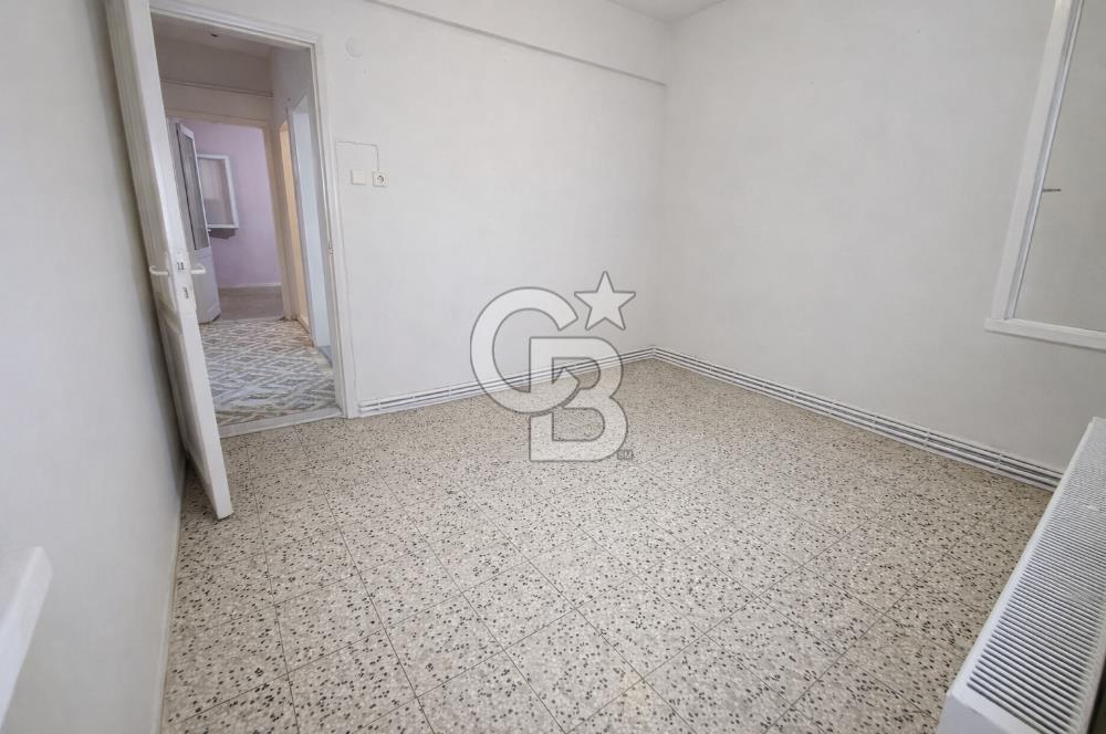 Buca Fırat Mahallesinde Satılık | Garajlı ve Teraslı Komple Bina 