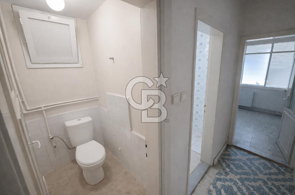 Buca Fırat Mahallesinde Satılık | Garajlı ve Teraslı Komple Bina 