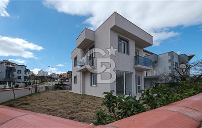 Akarca da Denize Yakın, Avantajlı Konumlu Bahçeli Dubleks 