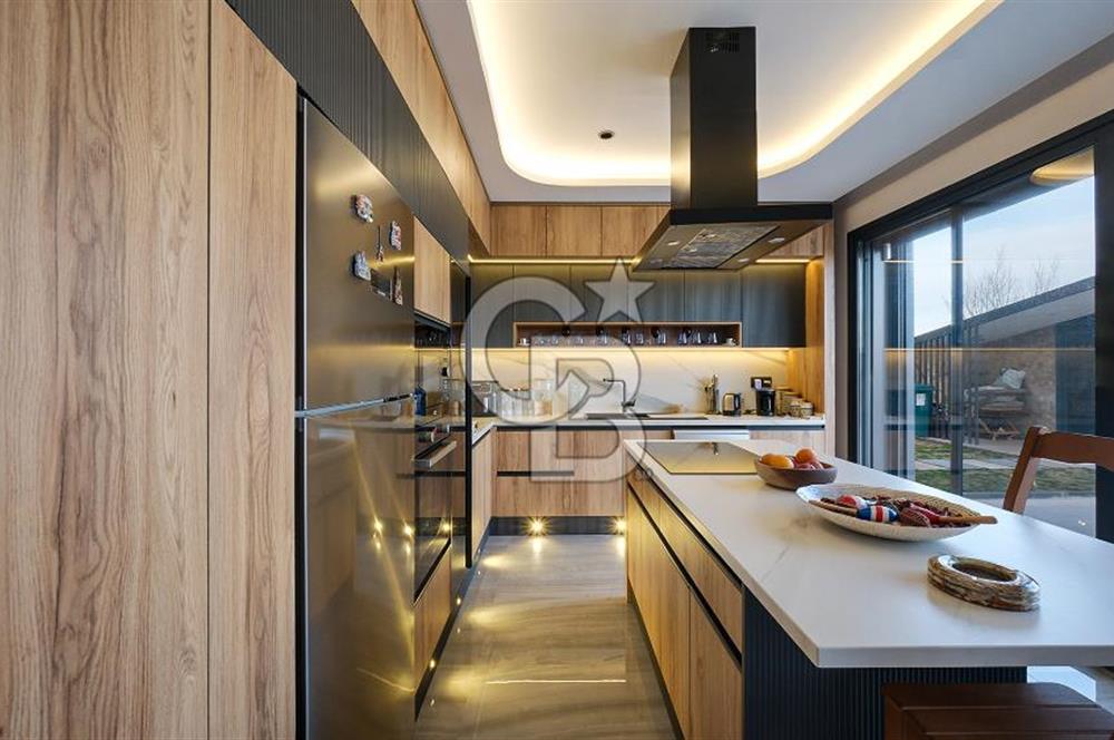 Yenibağarası'nda 1053m2 Arsalı Akıllı Sistemli Lüks Malikane