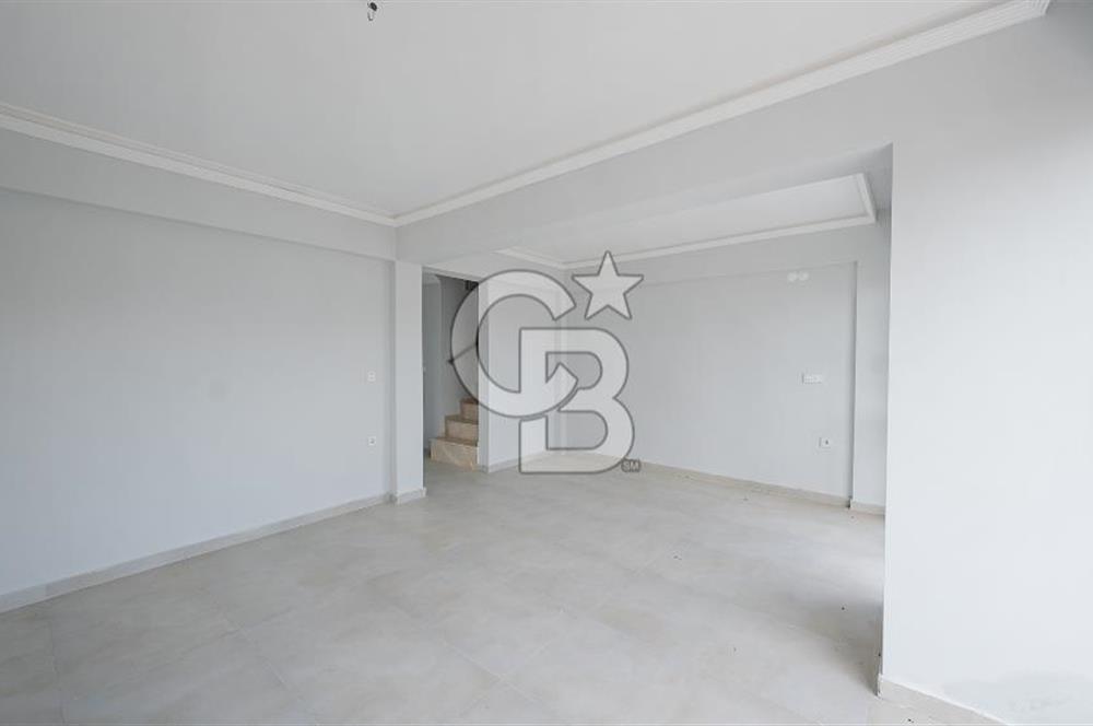 Akarca da Denize Yakın, Avantajlı Konumlu Bahçeli Dubleks 