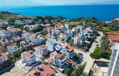 Kuşadası Kadınlar Denizi'nde Denize 300m, Masrafsız, Havuzlu ve Tam Müstakil Lüks Villa