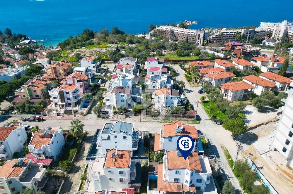 Kuşadası Kadınlar Denizi'nde Denize 300m, Masrafsız, Havuzlu ve Tam Müstakil Lüks Villa