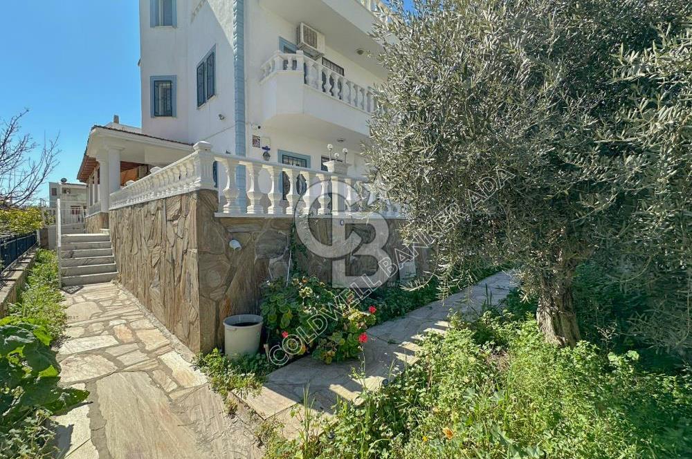 Kuşadası Kadınlar Denizi'nde Denize 300m, Masrafsız, Havuzlu ve Tam Müstakil Lüks Villa