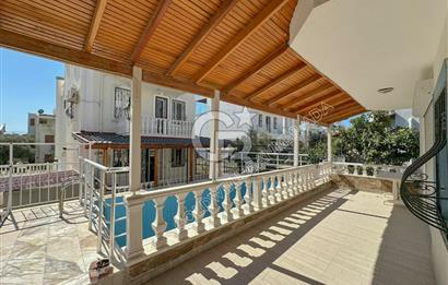 Kuşadası Kadınlar Denizi'nde Denize 300m, Masrafsız, Havuzlu ve Tam Müstakil Lüks Villa