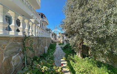 Kuşadası Kadınlar Denizi'nde Denize 300m, Masrafsız, Havuzlu ve Tam Müstakil Lüks Villa