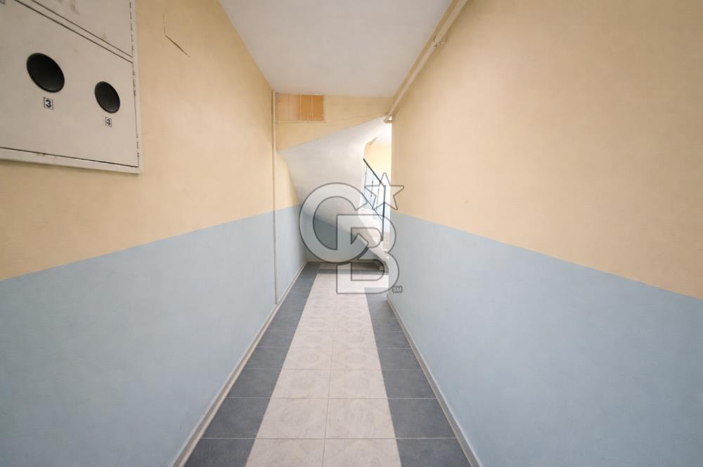 Buca Fırat Mahallesinde Satılık | Garajlı ve Teraslı Komple Bina 