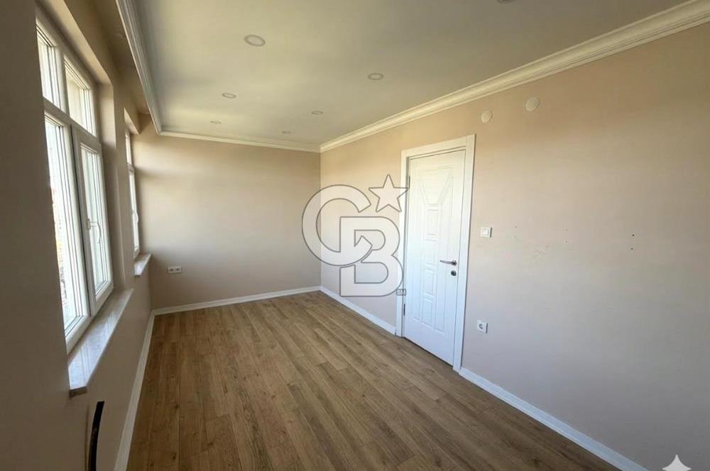 Aydoğanlar Sitesinde Satılık Deniz Manzaralı Tripleks Villa