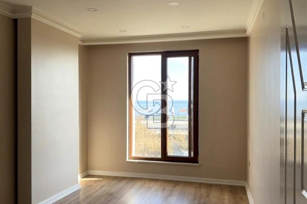 Aydoğanlar Sitesinde Satılık Deniz Manzaralı Tripleks Villa