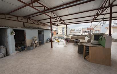 Buca Fırat Mahallesinde Satılık | Garajlı ve Teraslı Komple Bina 