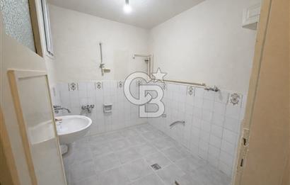 Buca Fırat Mahallesinde Satılık | Garajlı ve Teraslı Komple Bina 