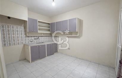 Buca Fırat Mahallesinde Satılık | Garajlı ve Teraslı Komple Bina 