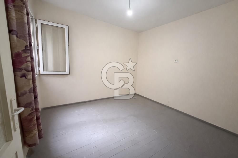 Buca Fırat Mahallesinde Satılık | Garajlı ve Teraslı Komple Bina 