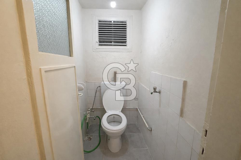 Buca Fırat Mahallesinde Satılık | Garajlı ve Teraslı Komple Bina 