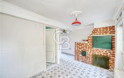 Buca Dumlupınarda Kiralık Tarihi Köşk | 7+2 Bahçe Teras