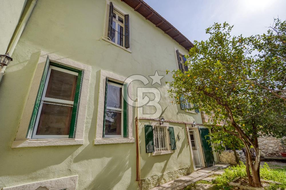 Buca Dumlupınarda Kiralık Tarihi Köşk | 7+2 Bahçe Teras