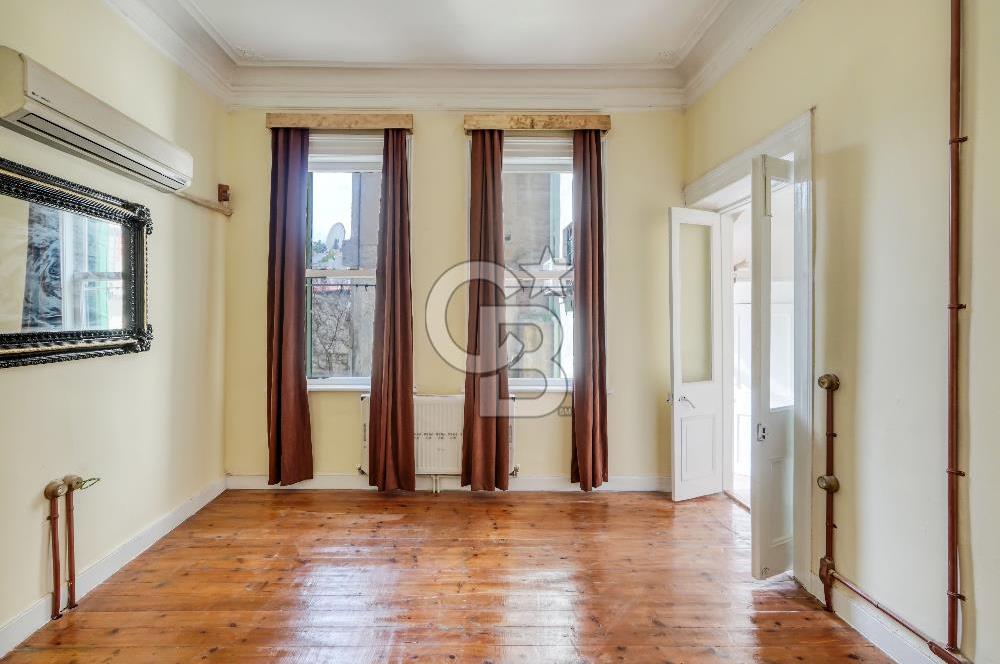 Buca Dumlupınarda Kiralık Tarihi Köşk | 7+2 Bahçe Teras