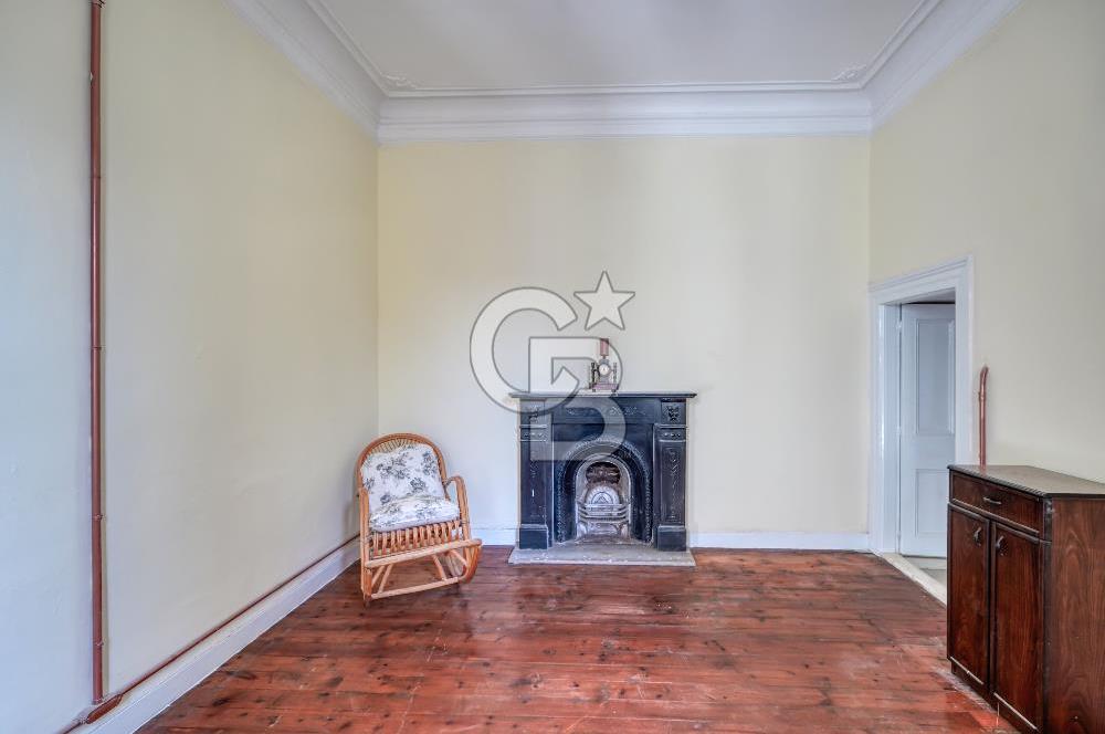 Buca Dumlupınarda Kiralık Tarihi Köşk | 7+2 Bahçe Teras