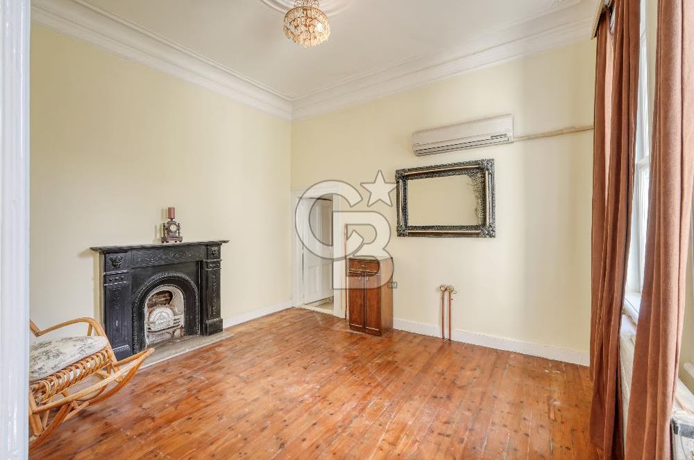 Buca Dumlupınarda Kiralık Tarihi Köşk | 7+2 Bahçe Teras