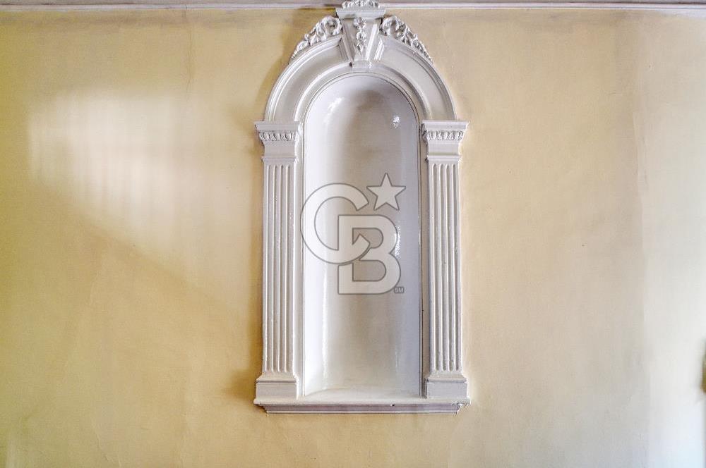 Buca Dumlupınarda Kiralık Tarihi Köşk | 7+2 Bahçe Teras