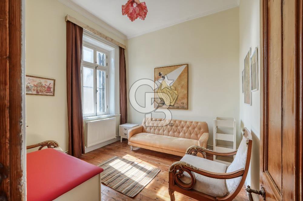 Buca Dumlupınarda Kiralık Tarihi Köşk | 7+2 Bahçe Teras