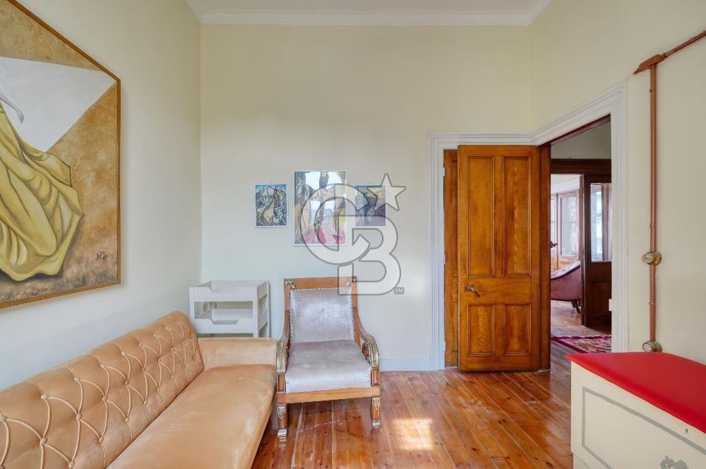 Buca Dumlupınarda Kiralık Tarihi Köşk | 7+2 Bahçe Teras