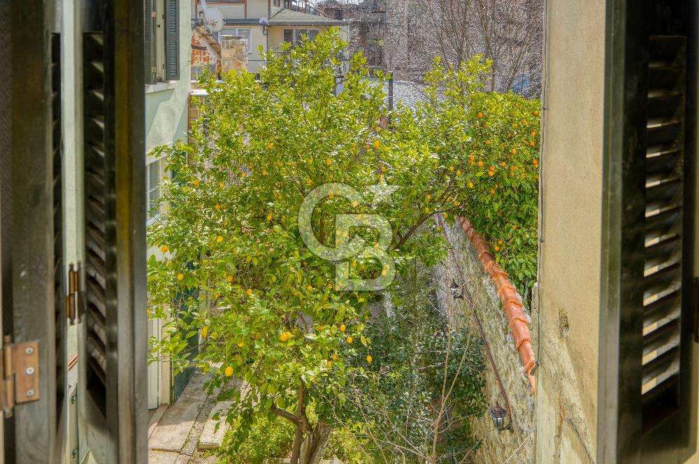 Buca Dumlupınarda Kiralık Tarihi Köşk | 7+2 Bahçe Teras