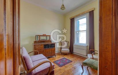 Buca Dumlupınarda Kiralık Tarihi Köşk | 7+2 Bahçe Teras