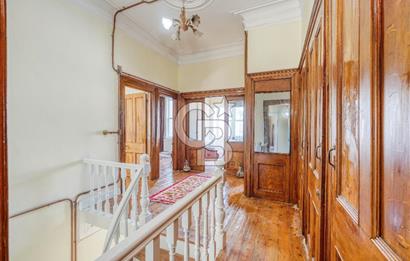 Buca Dumlupınarda Kiralık Tarihi Köşk | 7+2 Bahçe Teras