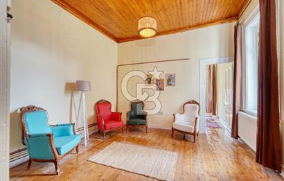 Buca Dumlupınarda Kiralık Tarihi Köşk | 7+2 Bahçe Teras