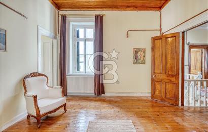 Buca Dumlupınarda Kiralık Tarihi Köşk | 7+2 Bahçe Teras