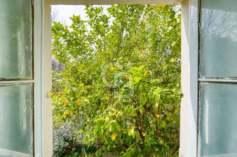 Buca Dumlupınarda Kiralık Tarihi Köşk | 7+2 Bahçe Teras