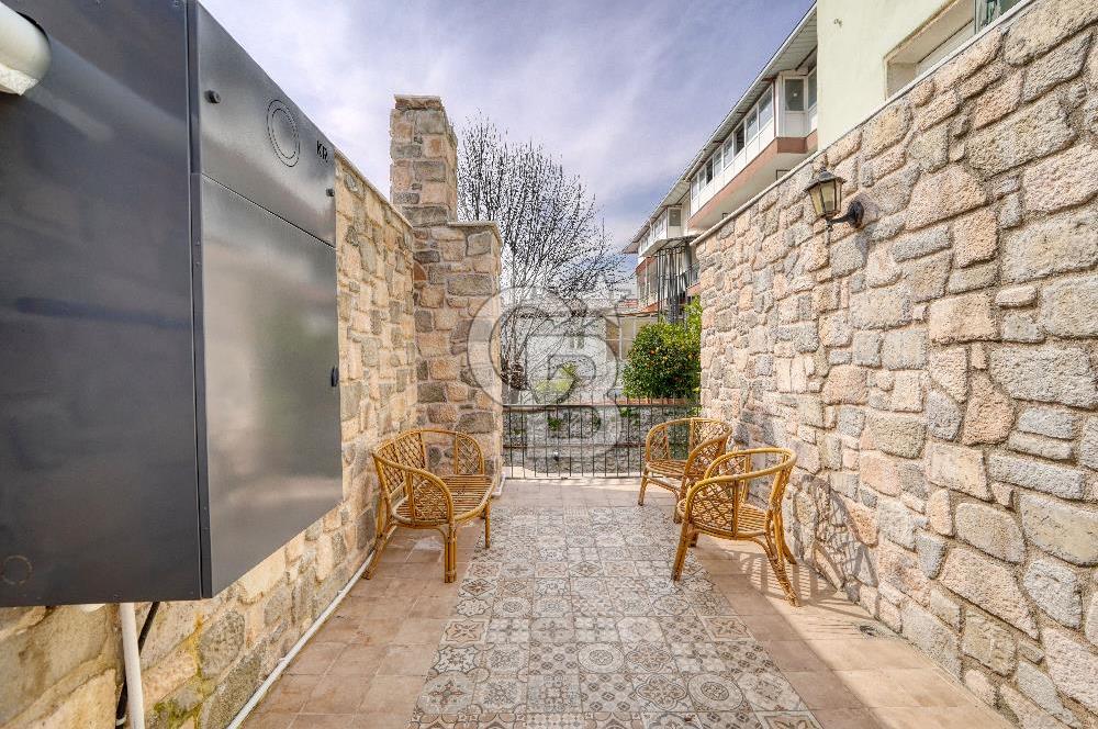 Buca Dumlupınarda Kiralık Tarihi Köşk | 7+2 Bahçe Teras