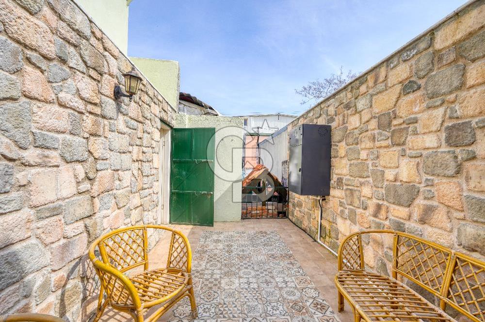 Buca Dumlupınarda Kiralık Tarihi Köşk | 7+2 Bahçe Teras