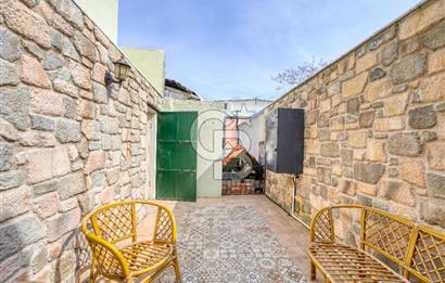 Buca Dumlupınarda Kiralık Tarihi Köşk | 7+2 Bahçe Teras