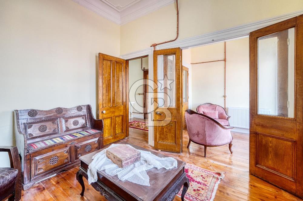 Buca Dumlupınarda Kiralık Tarihi Köşk | 7+2 Bahçe Teras