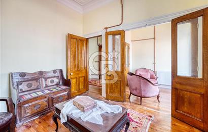 Buca Dumlupınarda Kiralık Tarihi Köşk | 7+2 Bahçe Teras