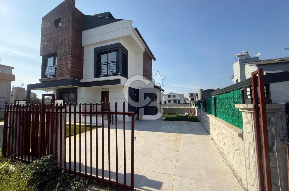 C.B. ROUTE | Dikili'de Satılık Özel Tasarım Sıfır Lüks 6+1 Villa