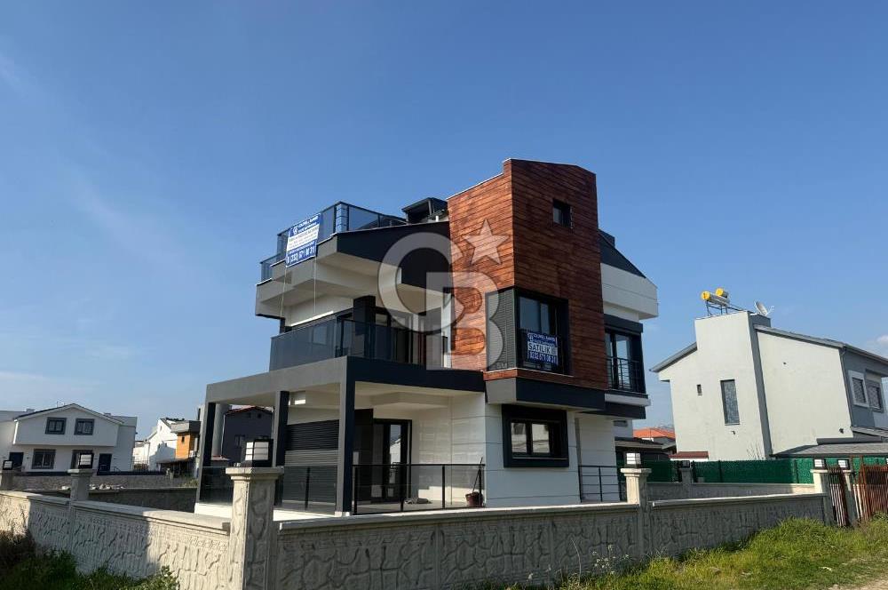 C.B. ROUTE | Dikili'de Satılık Özel Tasarım Sıfır Lüks 6+1 Villa