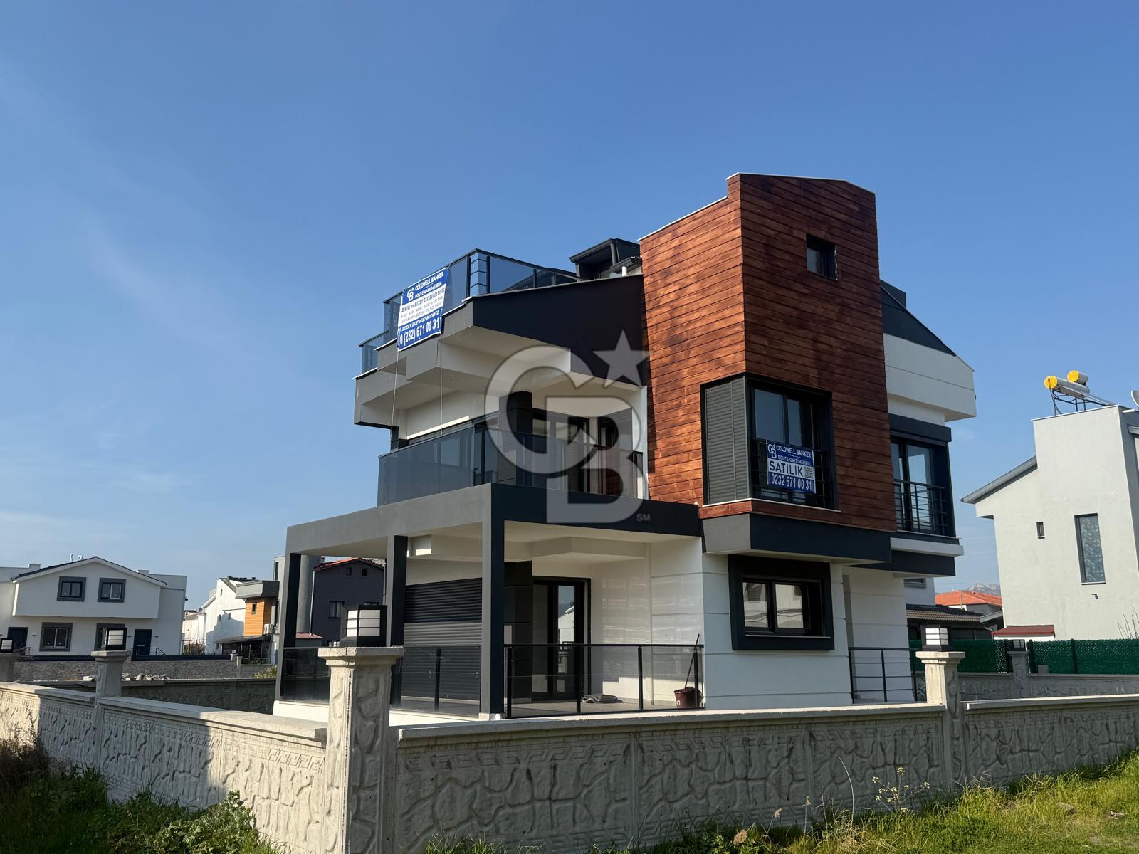 C.B. ROUTE | Dikili'de Satılık Özel Tasarım Sıfır Lüks 6+1 Villa